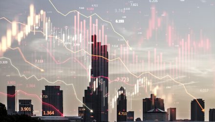 Altcoins Hold Firm Amid Bitcoin Outflows